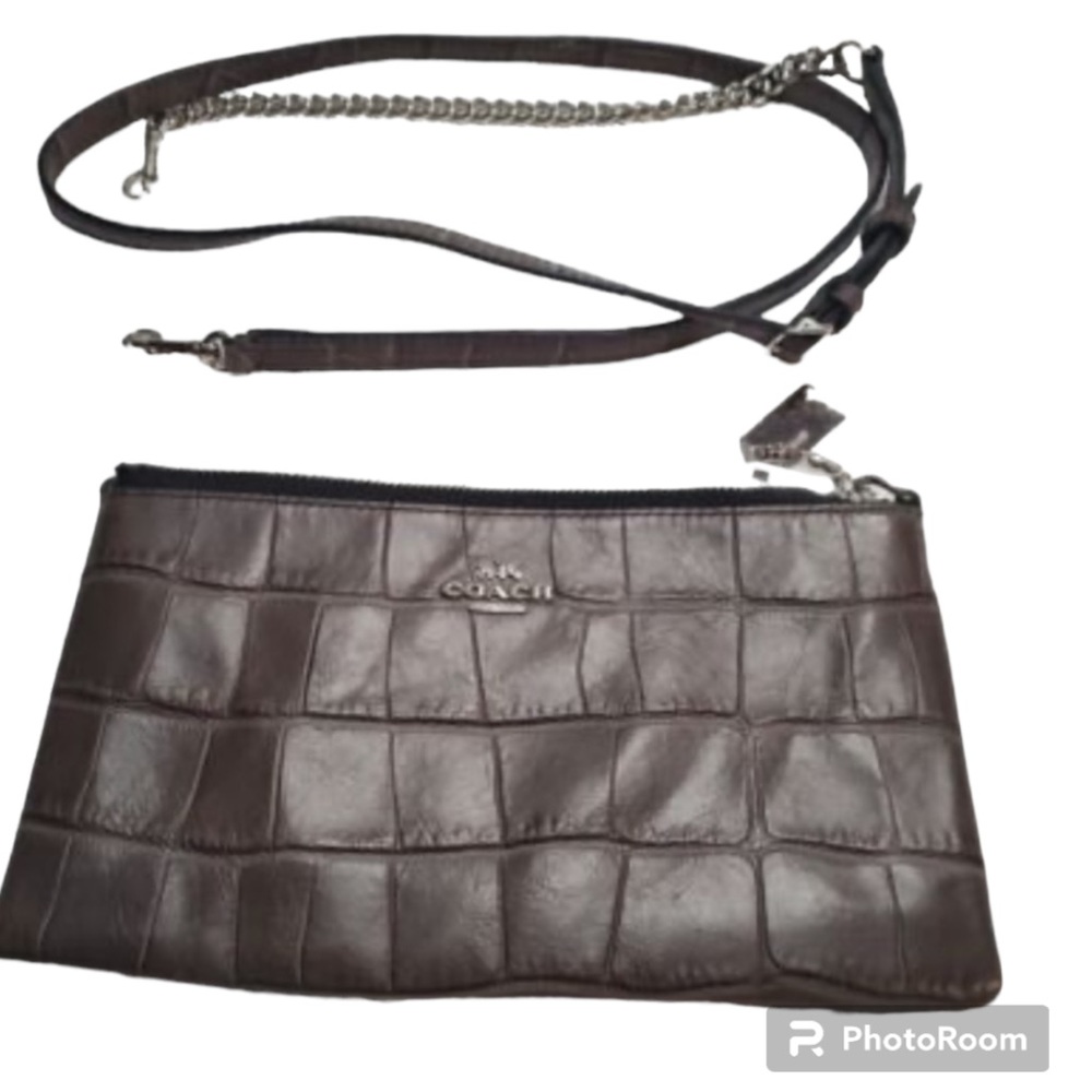GENTLY LOVED‼️ Coach Gray Crocodile Embossed
Leather Clutch/Crossbody Bag